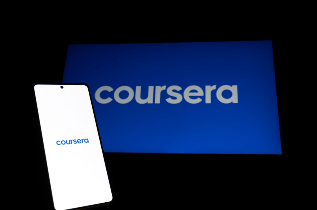 Команда обсуждает проект